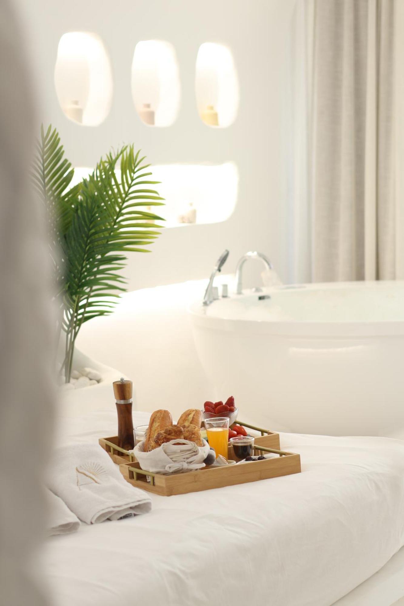 Aqualand Hotel & Resort Батрун Екстер'єр фото
