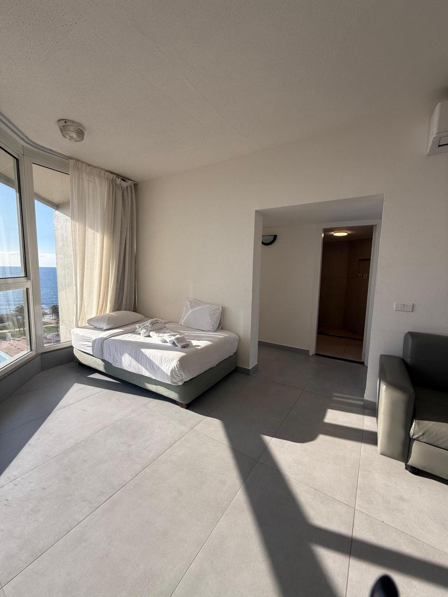 Aqualand Hotel & Resort Батрун Екстер'єр фото